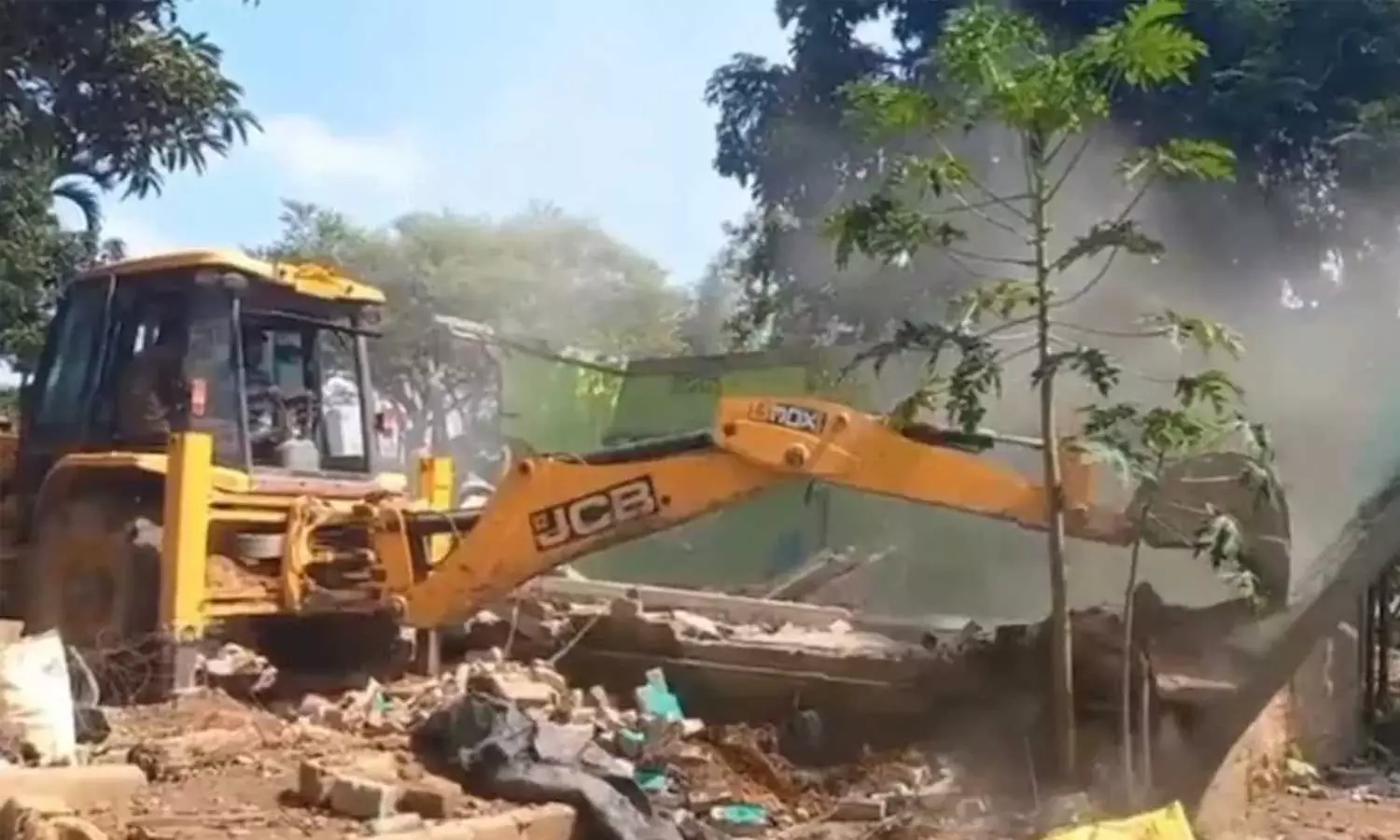 അസമിലെ ഗോൾപാറയിൽ കുടിയൊഴിപ്പിക്കലിനിടെ പൊലീസ് വെടിവെപ്പ്; ഒരാൾ കൊല്ലപ്പെട്ടു അസമിലെ ഗോൾപാറയിൽ കുടിയൊഴിപ്പിക്കലിനിടെ പൊലീസ് വെടിവെപ്പ്; ഒരാൾ കൊല്ലപ്പെട്ടു