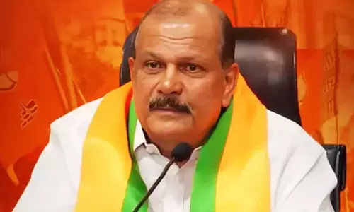 വിദ്വേഷ പരാമര്ശം: ജനങ്ങള്ക്കൊപ്പം നില്ക്കുന്നവരെ കേസെടുത്ത് ഭീഷണിപ്പെടുത്താമെന്ന് സര്ക്കാരും കോണ്ഗ്രസ്സും കരുതേണ്ട: പി.സി ജോര്ജ് വിദ്വേഷ പരാമര്ശം: ജനങ്ങള്ക്കൊപ്പം നില്ക്കുന്നവരെ കേസെടുത്ത് ഭീഷണിപ്പെടുത്താമെന്ന് സര്ക്കാരും കോണ്ഗ്രസ്സും കരുതേണ്ട: പി.സി ജോര്ജ്