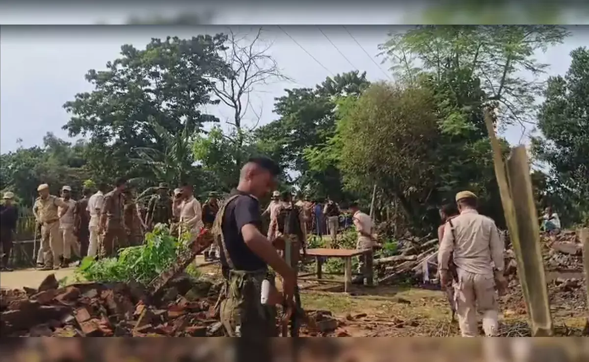 മുസ്ലിംകൾക്കെതിരായ അതിക്രമത്തിന്റെ ഇര;അസ്സമിൽ പൊലീസ് വെടിവെപ്പിൽ കൊല്ലപ്പെട്ടയാളുടെ കുടുംബം മുസ്ലിംകൾക്കെതിരായ അതിക്രമത്തിന്റെ ഇര;അസ്സമിൽ പൊലീസ് വെടിവെപ്പിൽ കൊല്ലപ്പെട്ടയാളുടെ കുടുംബം