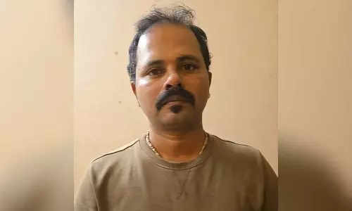 അപ്പാർട്ട്മെന്റിൽ അനാശാസ്യകേന്ദ്രം; നടത്തിപ്പുകാരൻ അറസ്റ്റിൽ അപ്പാർട്ട്മെന്റിൽ അനാശാസ്യകേന്ദ്രം; നടത്തിപ്പുകാരൻ അറസ്റ്റിൽ