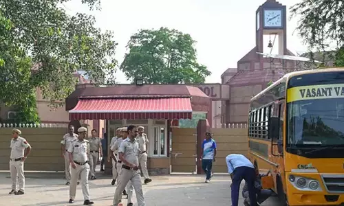 സ്ഫോടക വാര്‍ത്ത കണ്ട് ചിരിക്കും, കുട്ടികള്‍ കൊല്ലപ്പെട്ട മാതാപിതാക്കളെ കണ്ട് ഞാന്‍ ആനന്ദിക്കും ഡല്‍ഹിയിലും ബെംഗളുരുവിലും സ്‌കൂളുകള്‍ക്ക് ബോംബ് ഭീഷണി