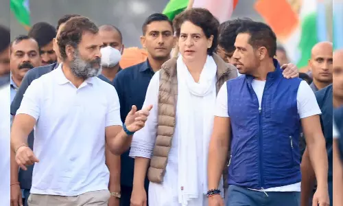 സഹോദരി ഭർത്താവിനെ കഴിഞ്ഞ 10 വർഷമായി കേന്ദ്ര സർക്കാർ വേട്ടയാടുന്നു, സത്യം ഒരുനാൾ വിജയിക്കും;  റോബർട്ട് വദ്രക്ക് പിന്തുണയുമായി രാഹുൽഗാന്ധി