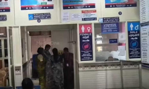 പാലക്കാട് ഒഴലപ്പതിയിൽ ആധാർ കാർഡ് കൈവശമില്ലാത്തതിനാൽ ആറു വയസുകാരന് ചികിത്സ നിഷേധിച്ചതായി പരാതി