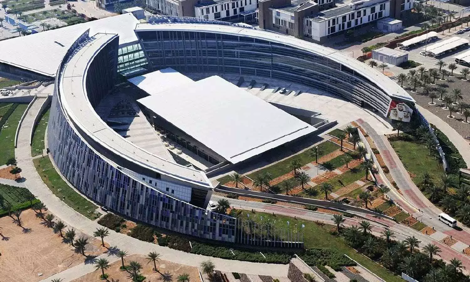 സൗജന്യ പഠനത്തോടൊപ്പം സ്റ്റൈപൻഡും; യുഎഇയിൽ പഠിക്കാം ഫീസില്ലാതെ