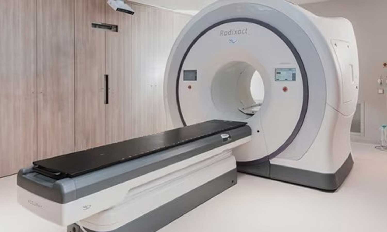 എംആർഐ മെഷീൻ വലിച്ചെടുത്ത് 61കാരൻ മരിച്ച സംഭവം; ചെയിൻ ധരിച്ച് സ്കാനിങ് മുറിയിലെത്തുന്നതിൽ മുന്നറിയിപ്പുമായി ഡോക്ടർമാർ