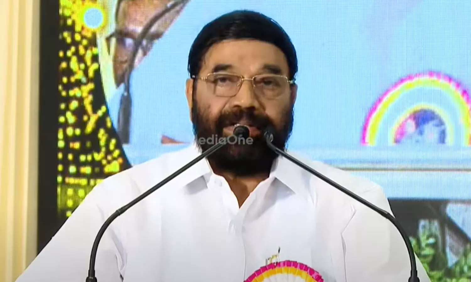 അഭിപ്രായങ്ങൾ നിർഭയമായി രേഖപ്പെടുത്തുന്ന നേതാവ്; വെള്ളാപ്പള്ളിയെ പുകഴ്ത്തി മന്ത്രി വി.എൻ വാസവൻ അഭിപ്രായങ്ങൾ നിർഭയമായി രേഖപ്പെടുത്തുന്ന നേതാവ്; വെള്ളാപ്പള്ളിയെ പുകഴ്ത്തി മന്ത്രി വി.എൻ വാസവൻ