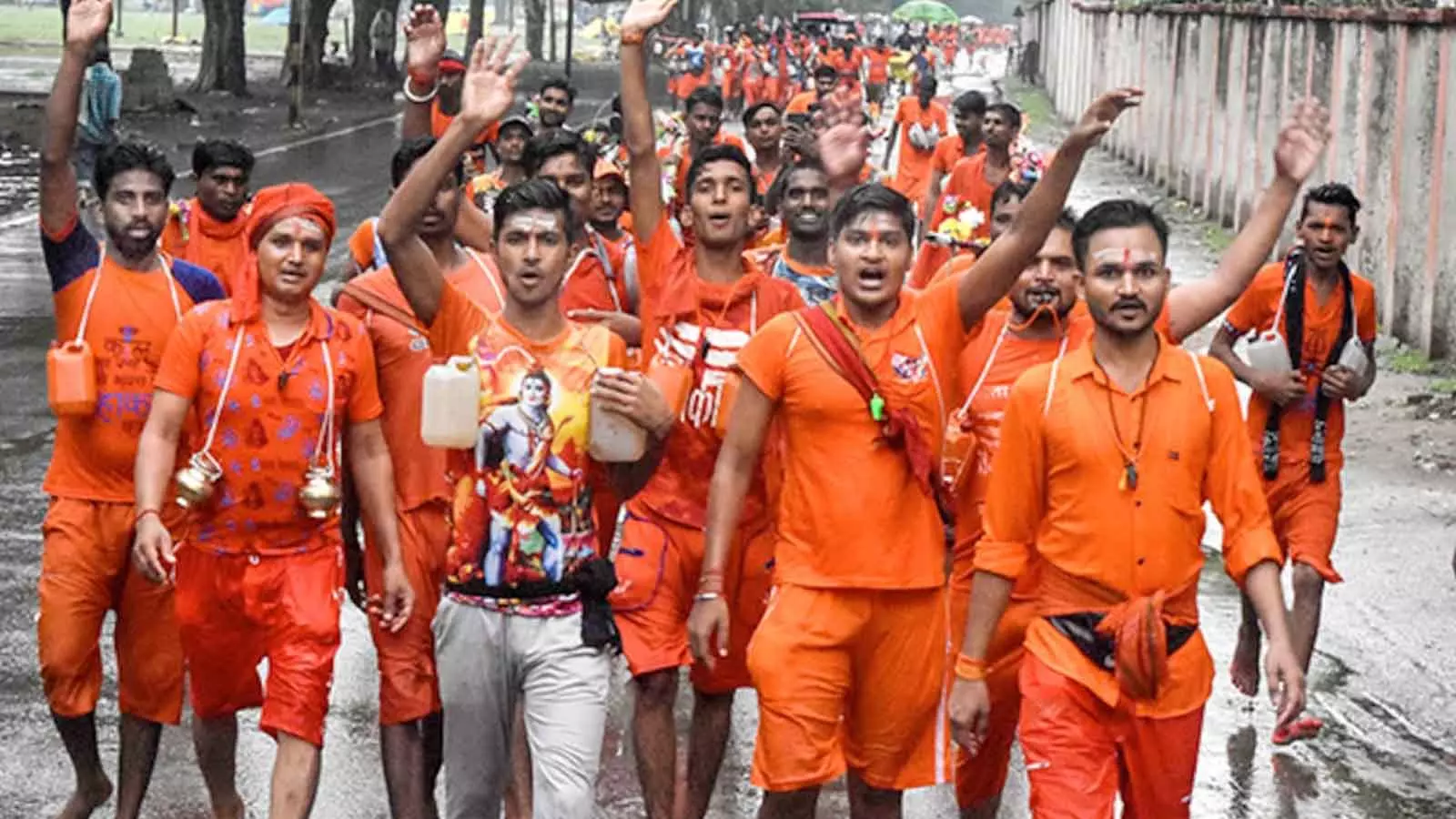 UP cops ban kanwariyas from carrying trishuls and hockey sticks during yatra