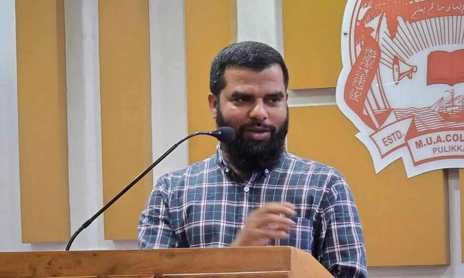 വെള്ളാപ്പള്ളിയുടെ വർഗീയ പരാമർശങ്ങൾ കേരളത്തിന് അപമാനം: ഷുക്കൂർ സ്വലാഹി വെള്ളാപ്പള്ളിയുടെ വർഗീയ പരാമർശങ്ങൾ കേരളത്തിന് അപമാനം: ഷുക്കൂർ സ്വലാഹി