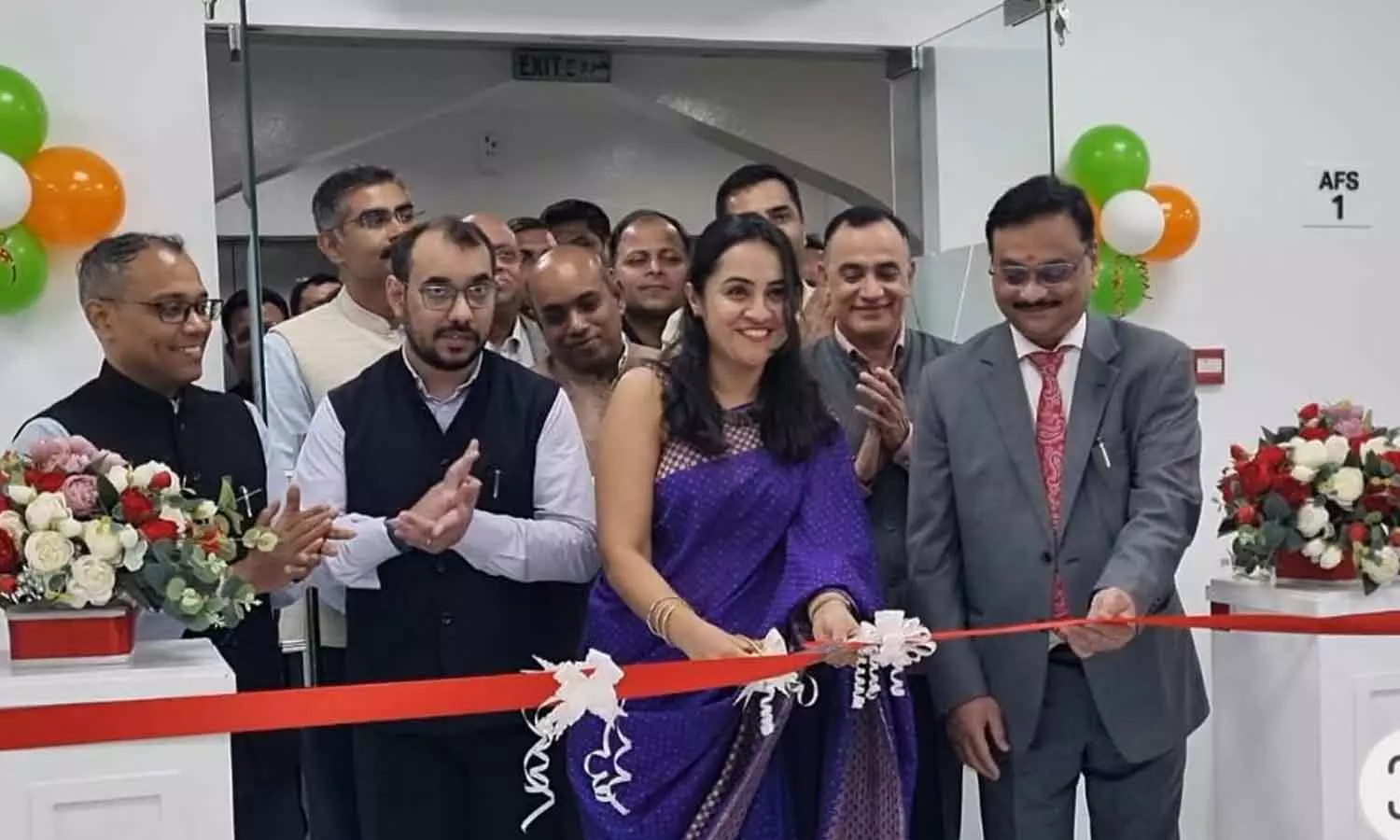 മസ്‌കത്തിൽ ഇന്ത്യൻ എംബസിയുടെ ആദ്യ കോൺസുലാർ വിസ-സേവന കേന്ദ്രം തുറന്നു; ആഗസ്റ്റ് 15ഓടെ 11 കേന്ദ്രങ്ങൾ പ്രവർത്തനക്ഷമമാകും