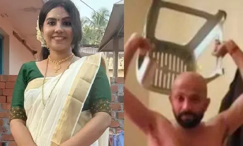 അയാളെന്നെ ചവിട്ടിക്കൂട്ടി, ആത്മഹത്യ ചെയ്യാനുള്ള ധൈര്യം എനിക്കില്ലടീ..; ഷാർജയിൽ മരിച്ച അതുല്യ സുഹൃത്തിനയച്ച ശബ്ദ സന്ദേശം പുറത്ത്