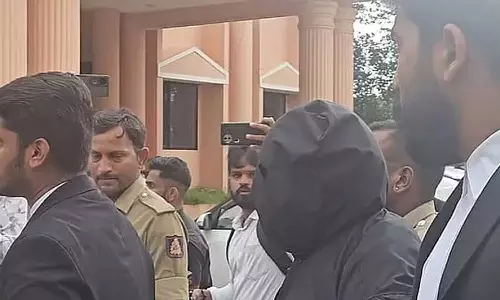 ധര്മസ്ഥലയില് മൃതദേഹങ്ങള് മറവ് ചെയ്തെന്ന കേസ്: അന്വേഷണത്തിന് പ്രത്യേകസംഘം ധര്മസ്ഥലയില് മൃതദേഹങ്ങള് മറവ് ചെയ്തെന്ന കേസ്: അന്വേഷണത്തിന് പ്രത്യേകസംഘം