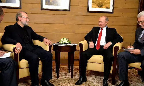 പശ്ചിമേഷ്യ പ്രതിസന്ധിയും ആണവ പദ്ധതിയും; പുടിനുമായി കൂടിക്കാഴ്ച നടത്തി അലി ഖാംനഈയുടെ ഉപദേഷ്ടാവ് പശ്ചിമേഷ്യ പ്രതിസന്ധിയും ആണവ പദ്ധതിയും; പുടിനുമായി കൂടിക്കാഴ്ച നടത്തി അലി ഖാംനഈയുടെ ഉപദേഷ്ടാവ്