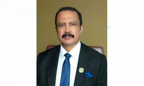 വി.എസിന്റെ വിയോഗം കേരളത്തിന്റെ രാഷ്ട്രീയ, പൊതുരംഗത്തിന്റെ ഒരു യുഗാന്ത്യം-ഡോ.ആസാദ് മൂപ്പൻ