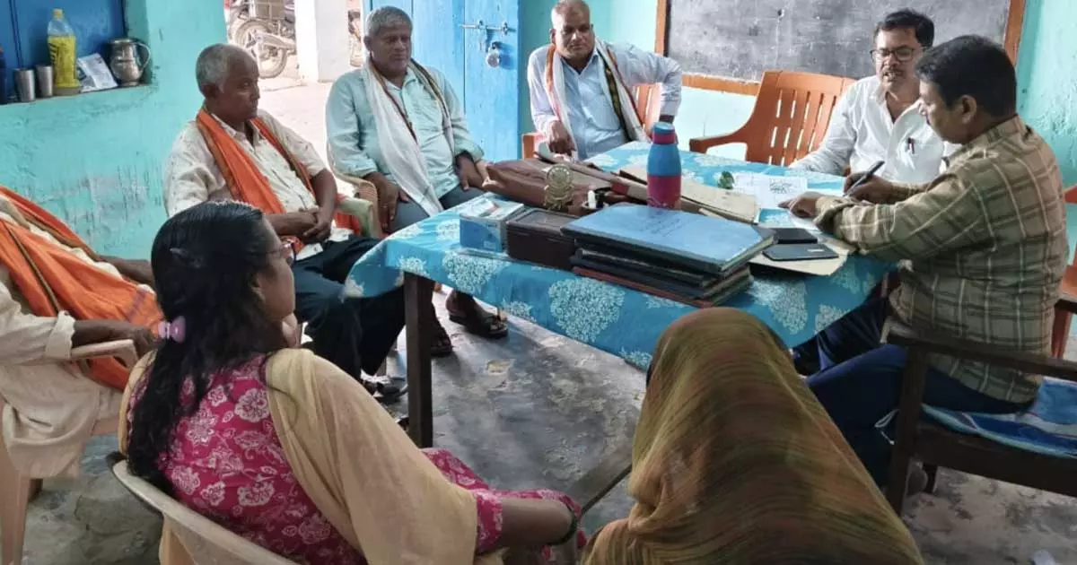 ബിഹാര് വോട്ടര്പട്ടിക പുതുക്കല്: 74 ലക്ഷം പേരെ കണ്ടെത്താന് സഹായിക്കണമെന്ന് രാഷ്ട്രീയ പാര്ട്ടികളോട് തെരഞ്ഞെടുപ്പ് കമ്മീഷന് ബിഹാര് വോട്ടര്പട്ടിക പുതുക്കല്: 74 ലക്ഷം പേരെ കണ്ടെത്താന് സഹായിക്കണമെന്ന് രാഷ്ട്രീയ പാര്ട്ടികളോട് തെരഞ്ഞെടുപ്പ് കമ്മീഷന്