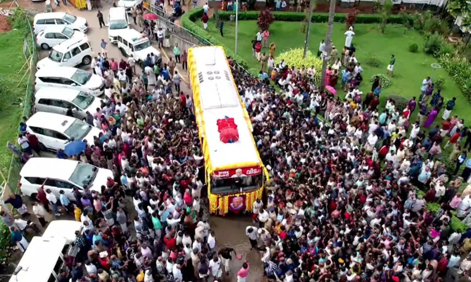 വി.എസിന് ജന്മനാട്ടിലേക്ക് മടക്കം; ദർബാർ ഹാളിലെ പൊതുദർശനം പൂർത്തിയായി