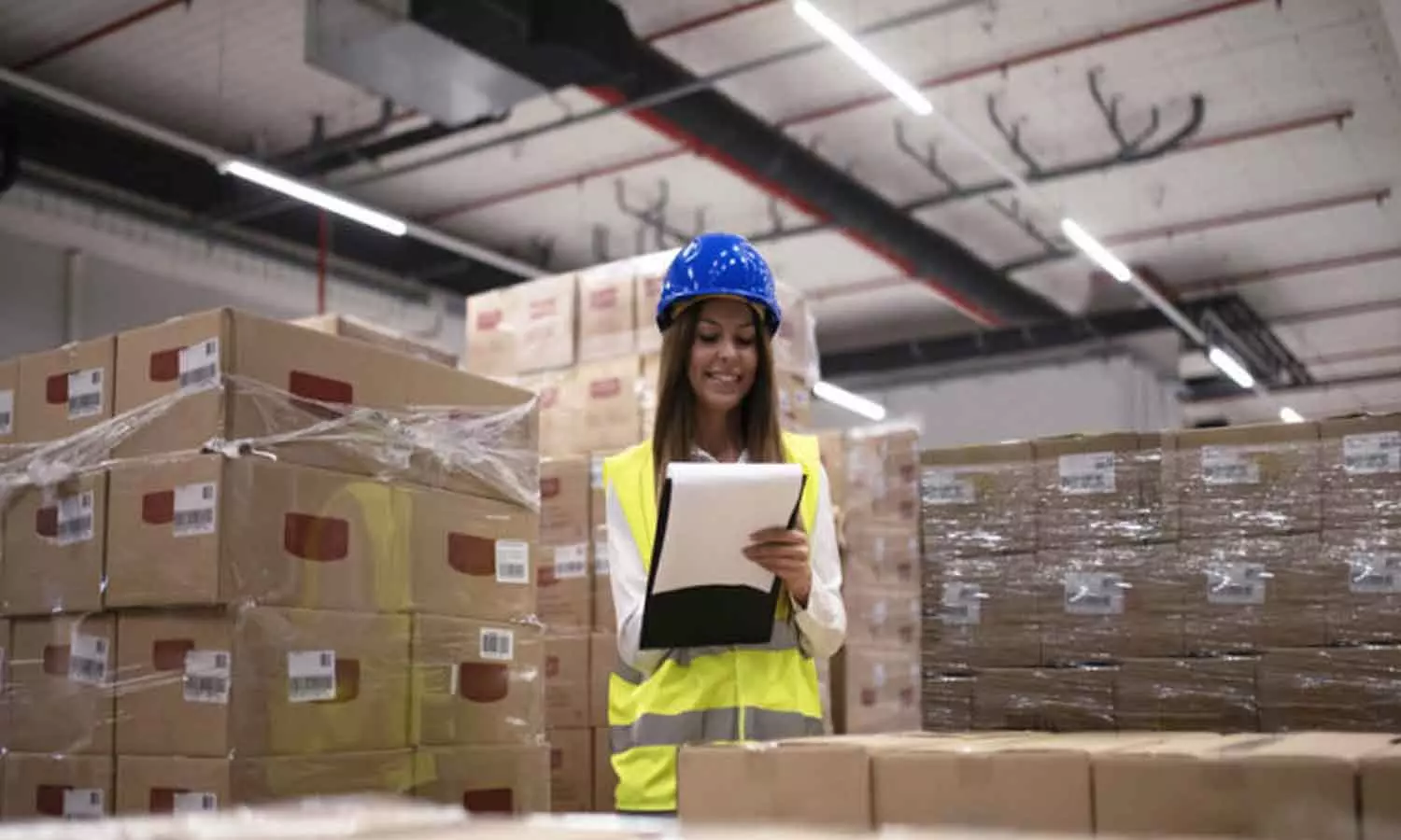 ഒമാനിലെ ലോജിസ്റ്റിക്സ് മേഖലയിൽ സെപ്റ്റംബർ 1 മുതൽ പ്രൊഫഷണൽ ലൈസൻസ് നിർബന്ധം ഒമാനിലെ ലോജിസ്റ്റിക്സ് മേഖലയിൽ സെപ്റ്റംബർ 1 മുതൽ പ്രൊഫഷണൽ ലൈസൻസ് നിർബന്ധം