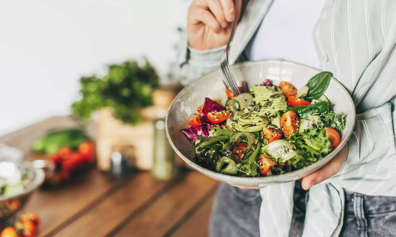 പിറന്നാള് വസ്ത്രമണിയാന് തടി കുറക്കണം; രണ്ടാഴ്ച പച്ചക്കറികള് മാത്രം കഴിച്ച് ഡയറ്റ്, 16കാരി മരണത്തില് നിന്ന് രക്ഷപ്പെട്ടത് തലനാരിഴക്ക് പിറന്നാള് വസ്ത്രമണിയാന് തടി കുറക്കണം; രണ്ടാഴ്ച പച്ചക്കറികള് മാത്രം കഴിച്ച് ഡയറ്റ്, 16കാരി മരണത്തില് നിന്ന് രക്ഷപ്പെട്ടത് തലനാരിഴക്ക്