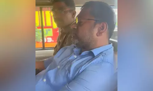 വി.എസിനെ അധിക്ഷേപിച്ച്​ പോസ്റ്റ്; അധ്യാപകൻ കസ്റ്റഡിയിൽ