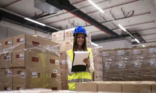 ഒമാനിലെ ലോജിസ്റ്റിക്സ് മേഖലയിൽ സെപ്റ്റംബർ 1 മുതൽ പ്രൊഫഷണൽ ലൈസൻസ് നിർബന്ധം