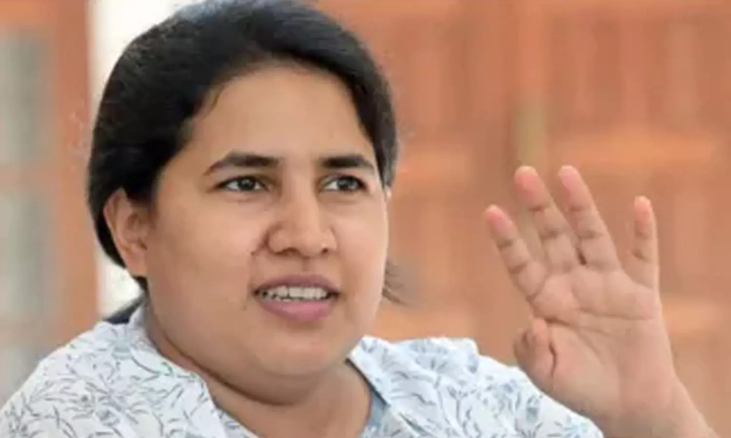 സിഎംആർഎൽ എക്സാലോജിക് ഇടപാട് - ടി.വീണ ഉൾപ്പടെയുള്ളവർക്ക് നോട്ടീസ് അയക്കാൻ ഹൈക്കോടതി നിർദേശം സിഎംആർഎൽ എക്സാലോജിക് ഇടപാട് - ടി.വീണ ഉൾപ്പടെയുള്ളവർക്ക് നോട്ടീസ് അയക്കാൻ ഹൈക്കോടതി നിർദേശം