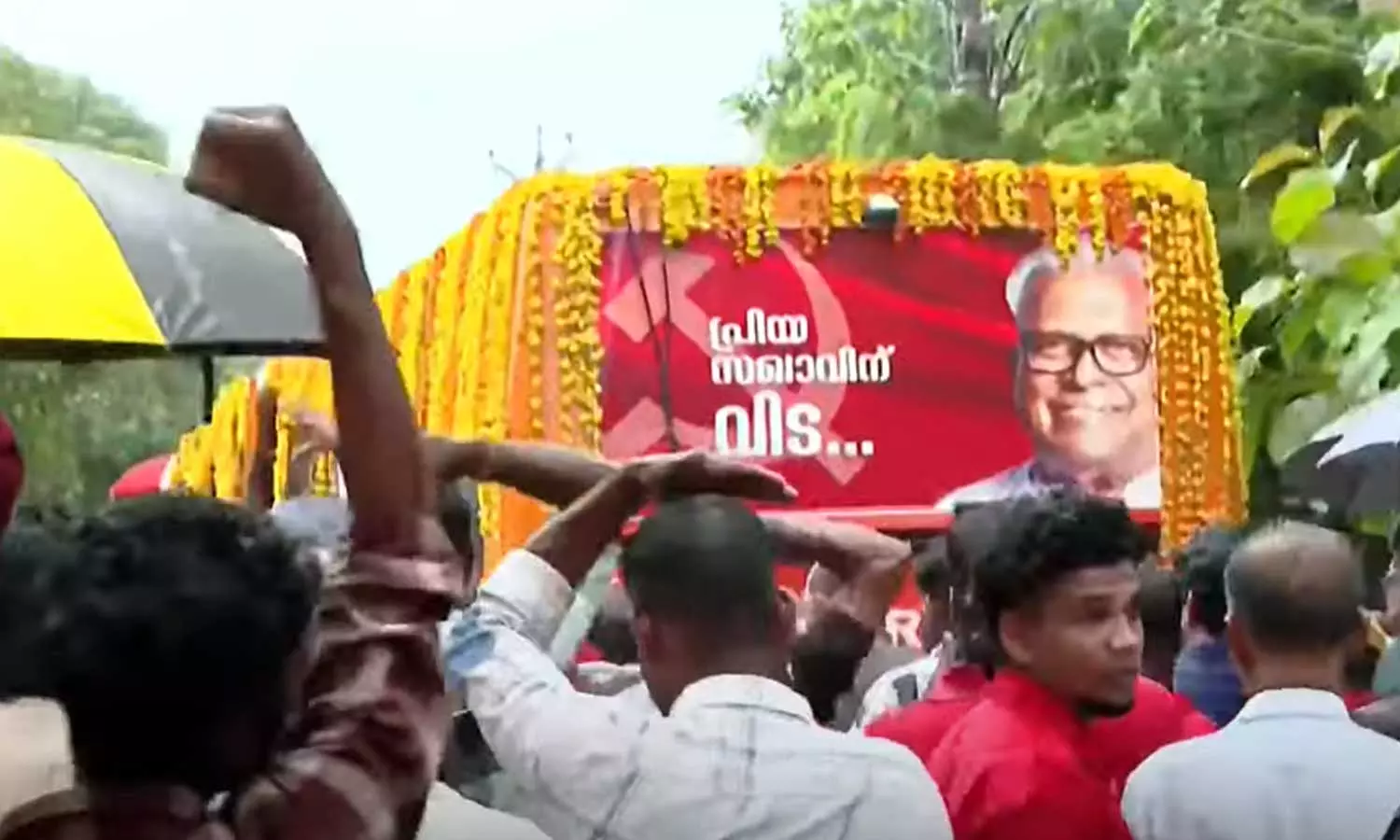 വീട്ടിൽ നിന്നും മടക്കം; വേലിക്കകത്ത് വീട്ടിൽ പൊതുദർശനം അവസാനിച്ചു