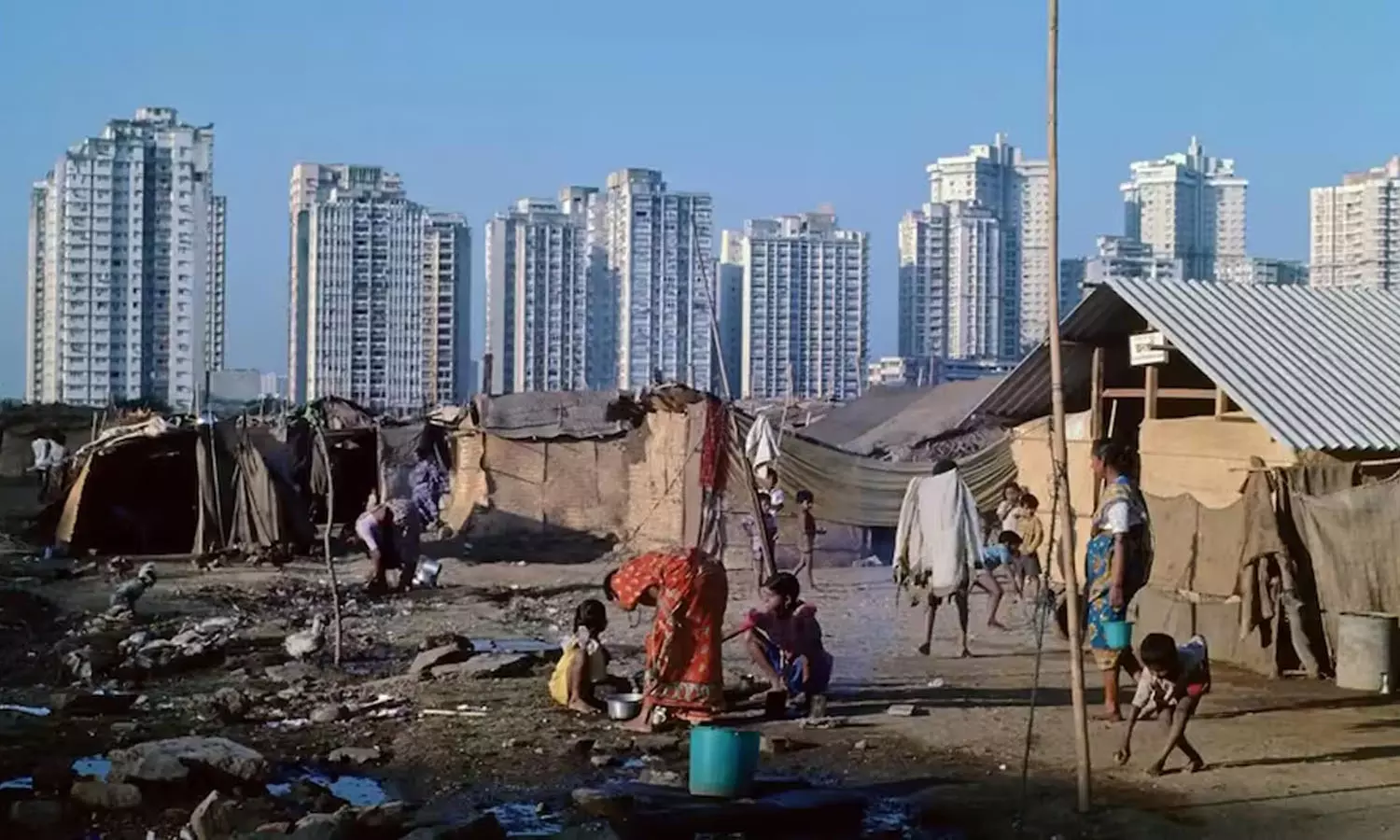 ഇന്ത്യയുടെ 40% സമ്പത്ത് 1% ആളുകളുടെ കൈവശം: രാജ്യത്തെ വരുമാന വിടവ് ബ്രിട്ടീഷ് ഭരണകാലത്തേക്കാൾ രൂക്ഷമെന്ന് സാമ്പത്തിക വിശകലന വിദഗ്ധർ ഇന്ത്യയുടെ 40% സമ്പത്ത് 1% ആളുകളുടെ കൈവശം: രാജ്യത്തെ വരുമാന വിടവ് ബ്രിട്ടീഷ് ഭരണകാലത്തേക്കാൾ രൂക്ഷമെന്ന് സാമ്പത്തിക വിശകലന വിദഗ്ധർ