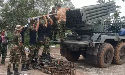തായ്‌ലൻഡ്-കംബോഡിയ അതിർത്തി സംഘർഷം; 12 പേർ കൊല്ലപ്പെട്ടതായി റിപ്പോർട്ട്