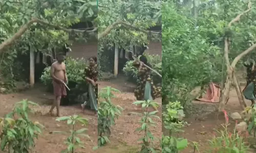 വയോധികന് ക്രൂരമര്‍ദനം; മര്‍ദിച്ചത് ഇളയ മകനും ഭാര്യയും