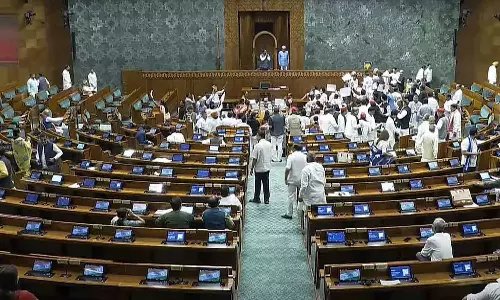 ബീഹാര് വോട്ടര് പട്ടിക പുതുക്കല്: പാര്ലമെന്റിനകത്തും പുറത്തും പ്രതിപക്ഷ പ്രതിഷേധം ബീഹാര് വോട്ടര് പട്ടിക പുതുക്കല്: പാര്ലമെന്റിനകത്തും പുറത്തും പ്രതിപക്ഷ പ്രതിഷേധം