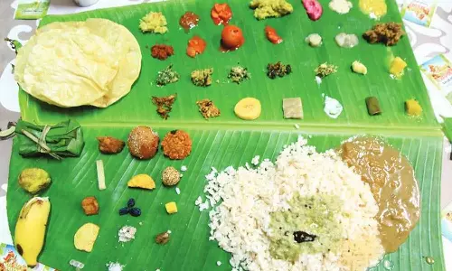 ആറന്മുള വള്ളസദ്യ: 250 രൂപ നിരക്കില്‍ സദ്യ നല്‍കാനുള്ള ദേവസ്വം ബോര്‍ഡ് തീരുമാനത്തെ തള്ളി പള്ളിയോട സേവാസംഘം