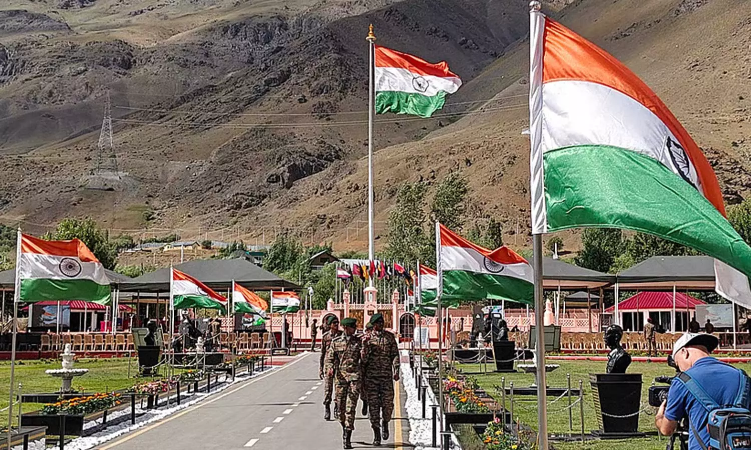 ഐതിഹാസിക വിജയത്തിന്റെ സ്മരണയില് രാജ്യം; ഇന്ന് കാര്ഗില് വിജയ് ദിവസ് ഐതിഹാസിക വിജയത്തിന്റെ സ്മരണയില് രാജ്യം; ഇന്ന് കാര്ഗില് വിജയ് ദിവസ്