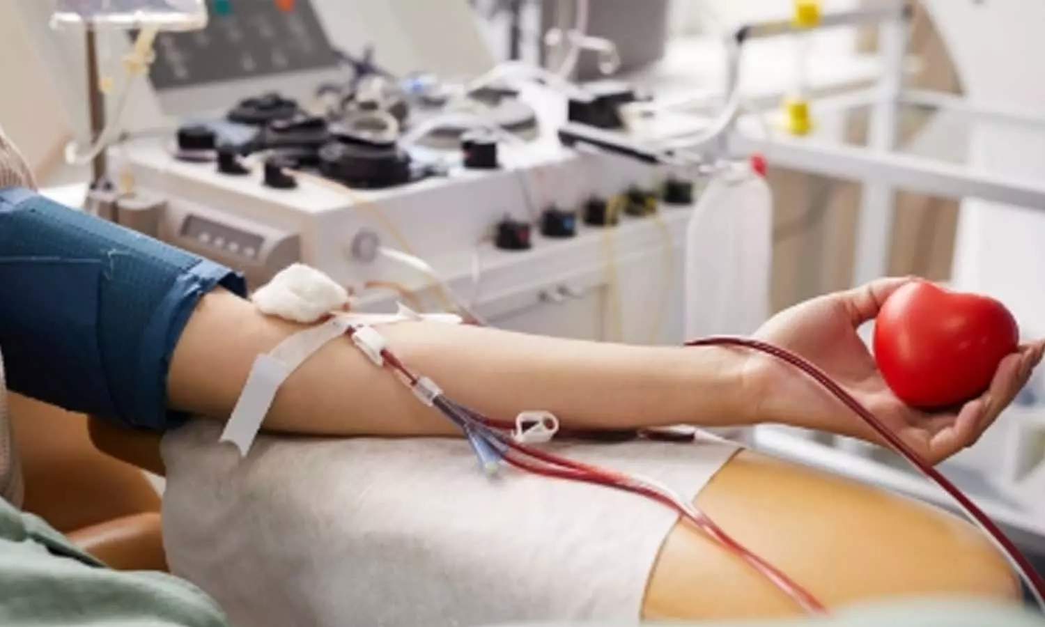 രക്തദാനത്തിന്റെ മറവില്‍ വന്‍ തട്ടിപ്പ്; നടക്കുന്നത് ലക്ഷങ്ങളുടെ സാമ്പത്തിക തട്ടിപ്പ്