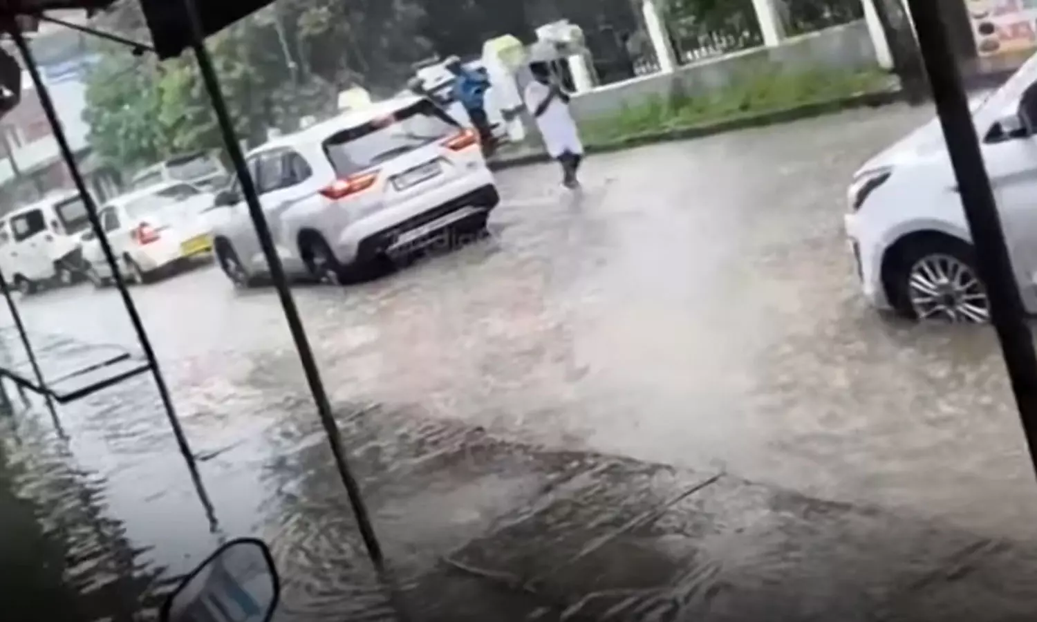 കനത്ത മഴ: എറണാകുളം ജില്ലയുടെ മലയോര പ്രദേശങ്ങളിൽ രാത്രി യാത്ര നിരോധിച്ചു