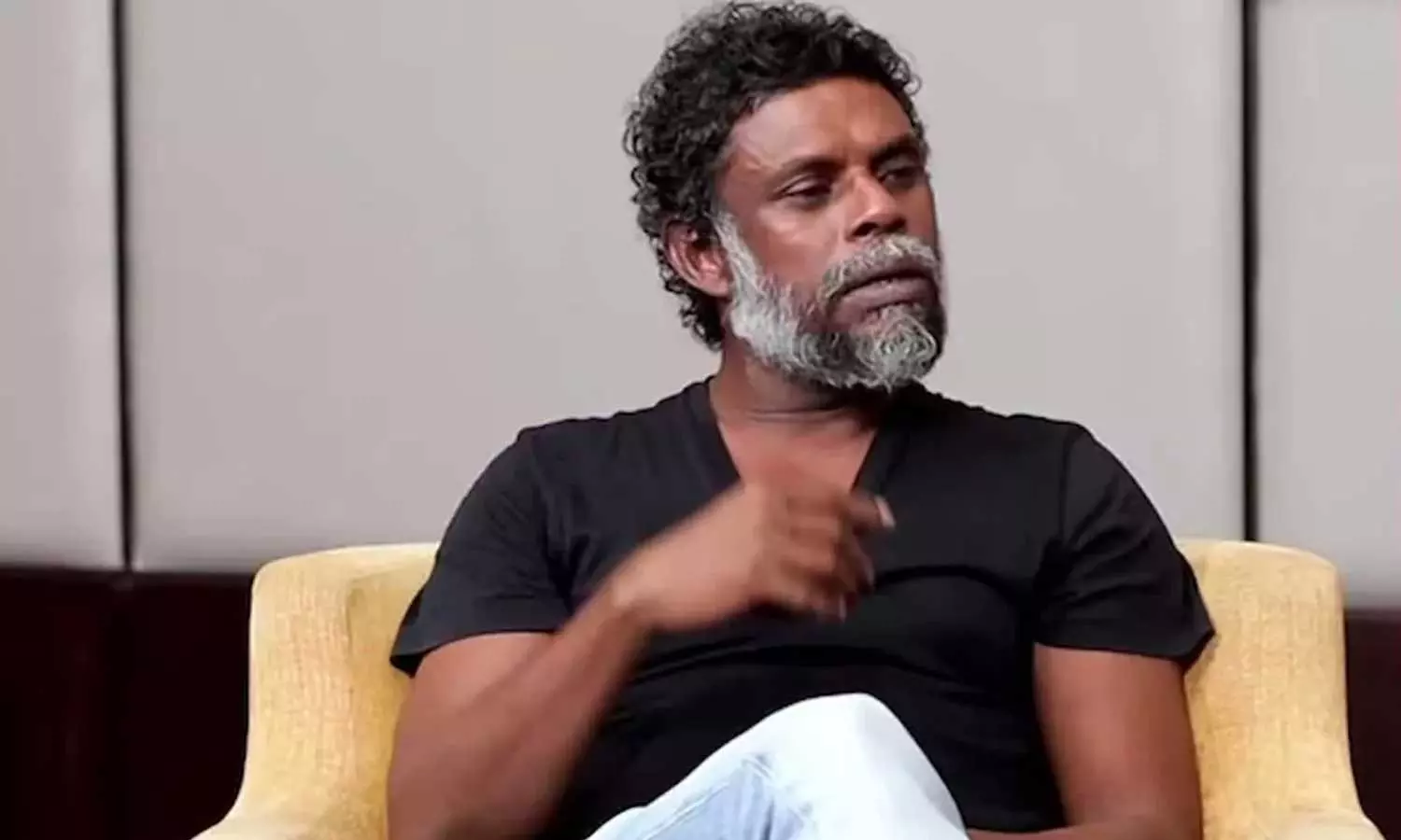 ഗോവിന്ദച്ചാമിയുടെ പുതിയ പേര് മുഹമ്മദ് കുട്ടി എന്നോ നസറുദ്ദീൻ ഷാ എന്നോ ആയിരുന്നെങ്കിൽ: വിനായകന് ഗോവിന്ദച്ചാമിയുടെ പുതിയ പേര് മുഹമ്മദ് കുട്ടി എന്നോ നസറുദ്ദീൻ ഷാ എന്നോ ആയിരുന്നെങ്കിൽ: വിനായകന്