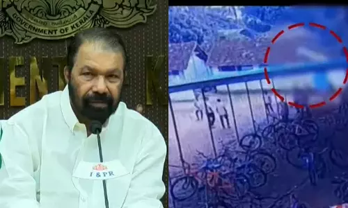 വിദ്യാര്ഥി ഷോക്കേറ്റ് മരിച്ച സംഭവം: തേവലക്കര സ്കൂള് മാനേജറെ ആയോഗ്യനാക്കി; സ്കൂള് ഭരണം സര്ക്കാര് ഏറ്റെടുത്തു വിദ്യാര്ഥി ഷോക്കേറ്റ് മരിച്ച സംഭവം: തേവലക്കര സ്കൂള് മാനേജറെ ആയോഗ്യനാക്കി; സ്കൂള് ഭരണം സര്ക്കാര് ഏറ്റെടുത്തു