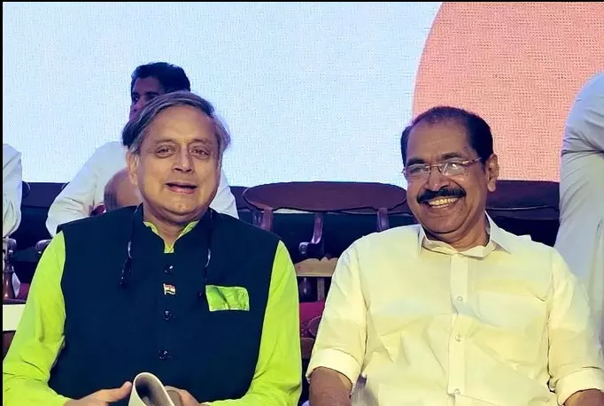 ഈ മഹത്തായ അവസരത്തിൽ നിരവധി കേരള രാഷ്ട്രീയ നേതാക്കളെ കാണാൻ കഴിഞ്ഞതിൽ സന്തോഷം; സണ്ണി ജോസഫിനും പി.സി ജോര്ജിനുമൊപ്പമുള്ള ചിത്രം പങ്കുവച്ച് തരൂര് ഈ മഹത്തായ അവസരത്തിൽ നിരവധി കേരള രാഷ്ട്രീയ നേതാക്കളെ കാണാൻ കഴിഞ്ഞതിൽ സന്തോഷം; സണ്ണി ജോസഫിനും പി.സി ജോര്ജിനുമൊപ്പമുള്ള ചിത്രം പങ്കുവച്ച് തരൂര്