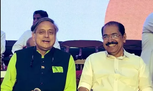 ഈ മഹത്തായ അവസരത്തിൽ നിരവധി കേരള രാഷ്ട്രീയ നേതാക്കളെ കാണാൻ കഴിഞ്ഞതിൽ സന്തോഷം; സണ്ണി ജോസഫിനും പി.സി ജോര്‍ജിനുമൊപ്പമുള്ള ചിത്രം പങ്കുവച്ച് തരൂര്‍