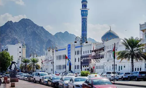 ഒമാനിൽ പിഴ കൂടാതെ വിസ കാലാവധി പുതുക്കൽ; ഗ്രേസ് പിരീഡ് ഡിസംബർ 31 വരെ നീട്ടി