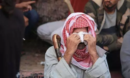 ‘എല്ലാവർക്കും വെളിച്ചം തിരിച്ചുവരുന്നതുവരെ ഞാൻ തുടരും’: ഗസ്സയിൽ നിന്നുമൊരു കണ്ണുഡോക്ടർ