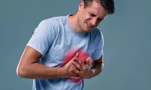 ഹൃദയാഘാതത്തെ എങ്ങനെ ഒറ്റക്ക് നേരിടാം; പ്രമുഖ ഹൃദയ ശസ്ത്രക്രിയാ വിദഗ്ധൻ പങ്കുവെക്കുന്ന 4 ജീവൻ രക്ഷാ മാർഗങ്ങൾ