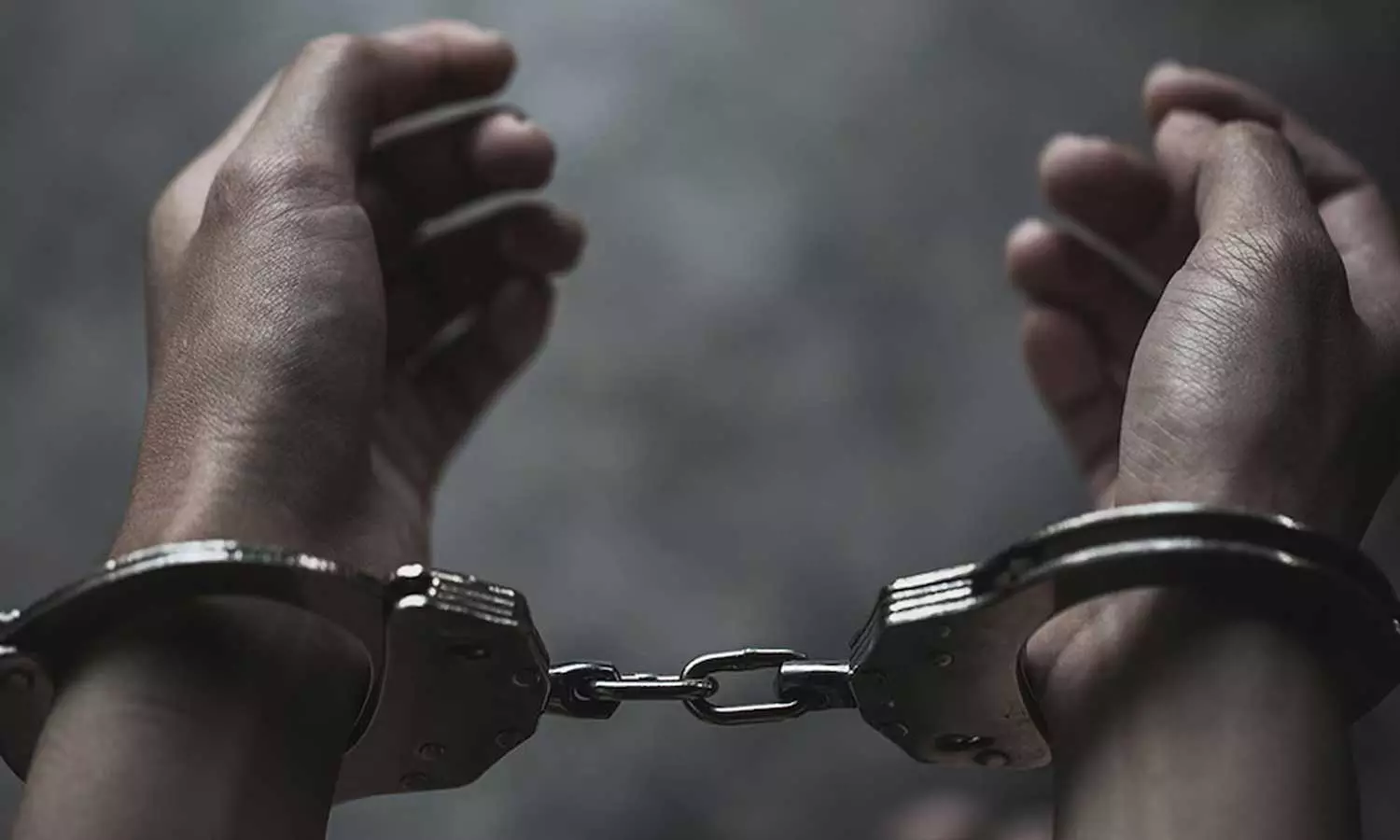 വടക്കഞ്ചേരിയില് യുവതിയെ മരിച്ചനിലയില് കണ്ടെത്തിയ സംഭവം: ഭര്തൃമാതാവ് അറസ്റ്റില് വടക്കഞ്ചേരിയില് യുവതിയെ മരിച്ചനിലയില് കണ്ടെത്തിയ സംഭവം: ഭര്തൃമാതാവ് അറസ്റ്റില്