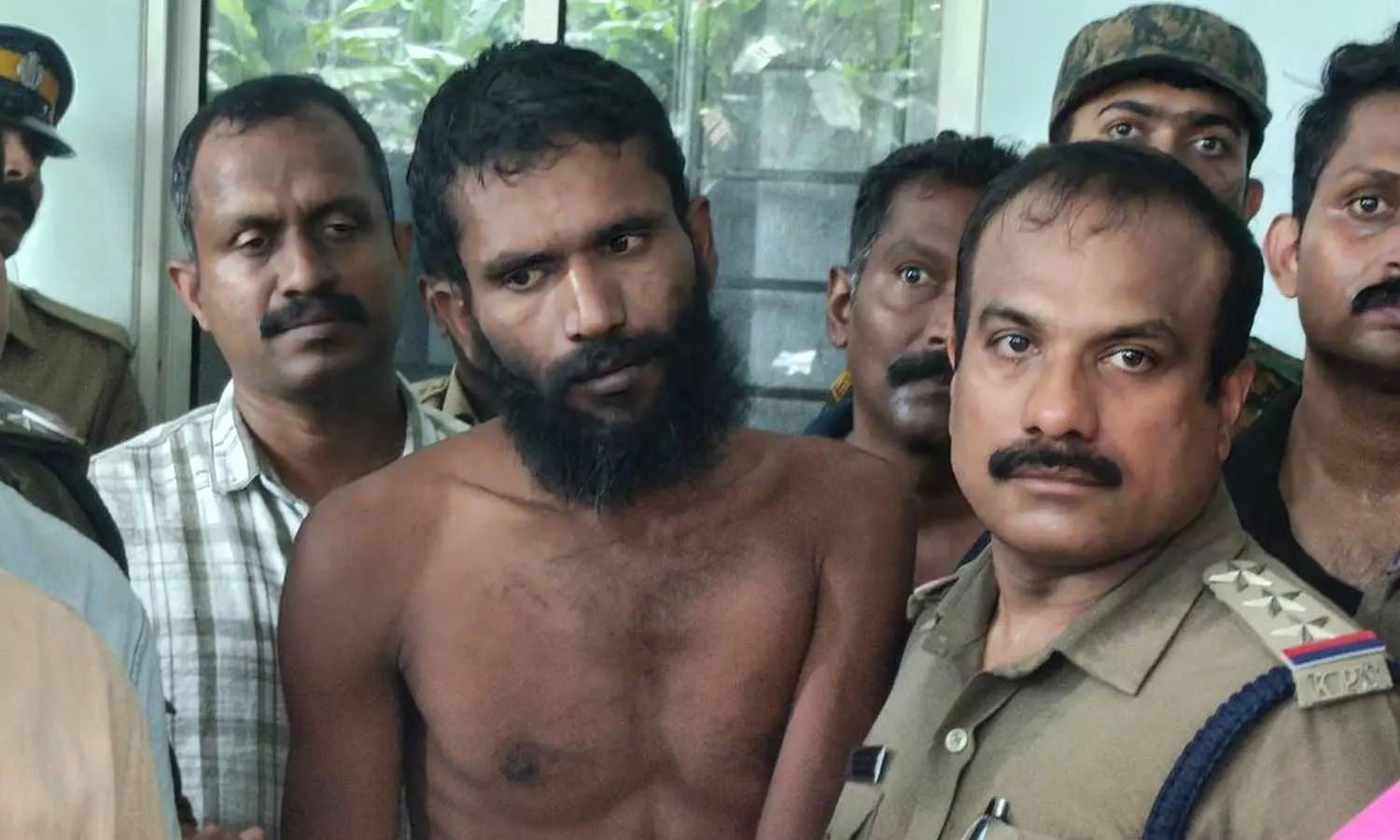 ഗോവിന്ദച്ചാമിക്ക് ആരുടെയും സഹായം ലഭിച്ചില്ല; ജയില് ഡി.ഐ.ജിയുടെ അന്വേഷണ റിപ്പോര്ട്ടിന്റെ വിശദാംശങ്ങള് പുറത്ത് ഗോവിന്ദച്ചാമിക്ക് ആരുടെയും സഹായം ലഭിച്ചില്ല; ജയില് ഡി.ഐ.ജിയുടെ അന്വേഷണ റിപ്പോര്ട്ടിന്റെ വിശദാംശങ്ങള് പുറത്ത്