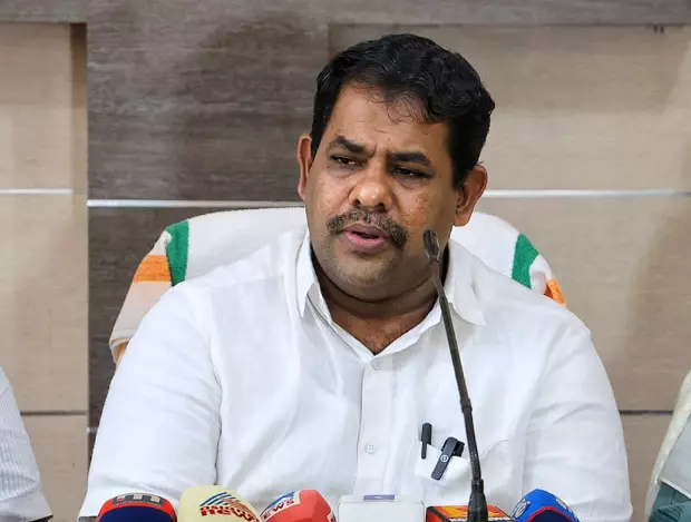 ന്യൂനപക്ഷങ്ങളെ വംശഹത്യ നടത്തിയും ഭയപ്പെടുത്തിയും ഉന്മൂലനം ചെയ്യാനുള്ള ശ്രമങ്ങളാണ് സംഘപരിവാർ നടത്തിക്കൊണ്ടിരിക്കുന്നത്; റസാഖ് പാലേരി