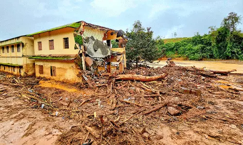 മുണ്ടക്കൈ ദുരന്തത്തിൽ പൊലിഞ്ഞത് 52 വിദ്യാര്‍ഥികളുടെ ജീവന്‍; സംസ്ഥാനത്തെ സ്കൂളുകളില്‍ ഇന്ന് ഒരു മിനിറ്റ് മൗനം ആചരിക്കും