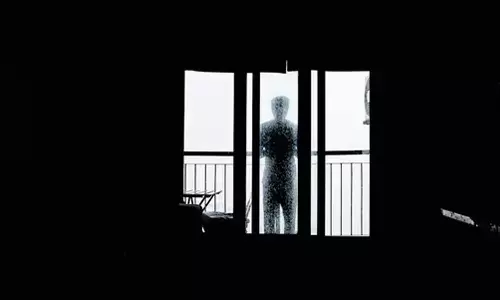 ഡൽഹിയിൽ ഫ്‌ളാറ്റ് ബുക്ക് ചെയ്ത് യുവാവ് ജീവനൊടുക്കി