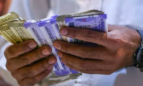 മൂല്യമിടിഞ്ഞ് ഇന്ത്യൻ രൂപ;കുതിച്ച് കയറി ഗൾഫ് കറൻസികൾ