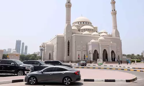 ദുബൈയിലെ മസ്ജിദുകൾക്ക് സമീപം 24/7 പാർക്കിങ് ഫീസ്; ഇളവ് നമസ്കാര സമയങ്ങളിൽ മാത്രം
