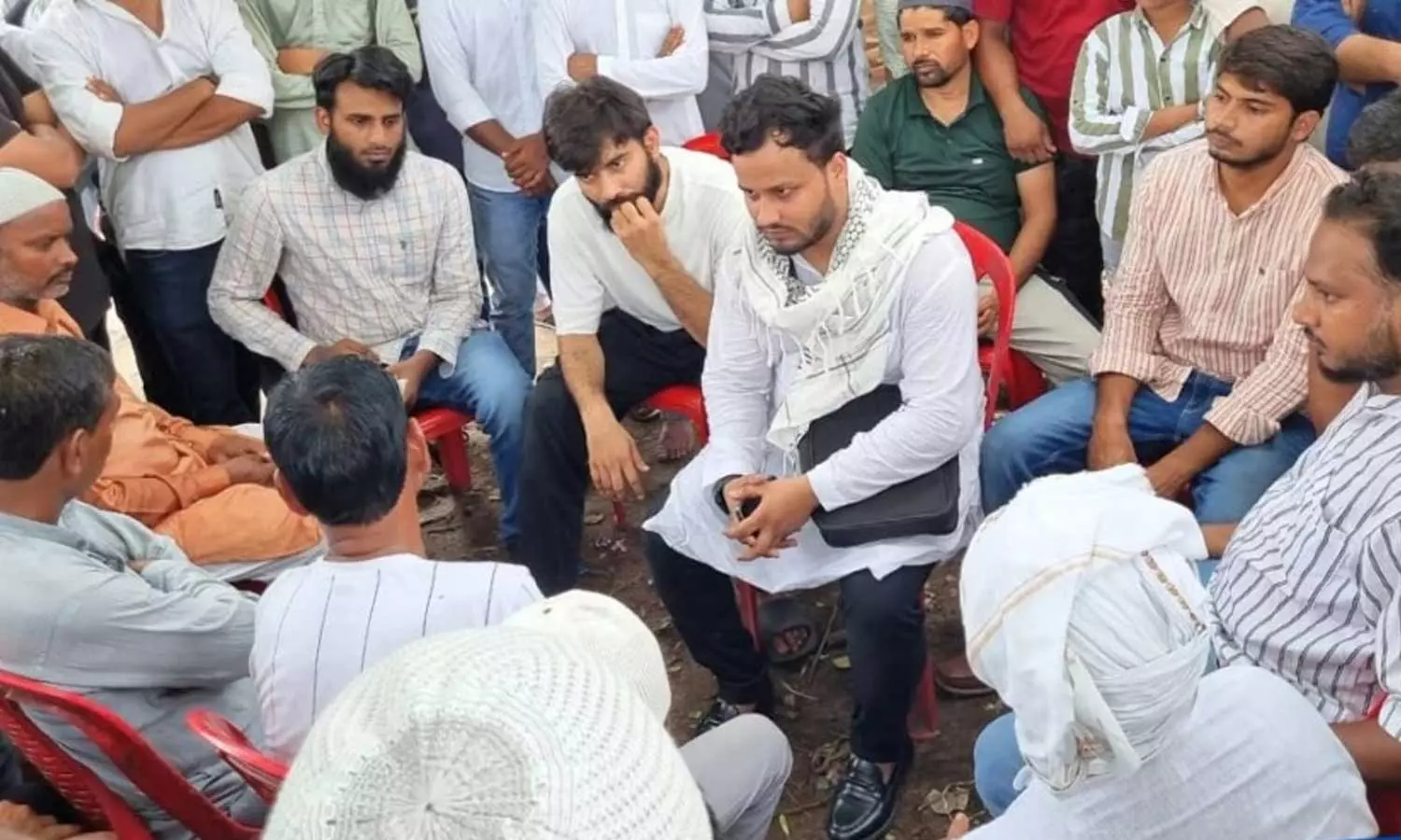 യുപിയിൽ ആൾക്കൂട്ട ആക്രമണത്തിൽ മരിച്ച മുഹമ്മദ് അരിഷ് ഖാന്റെ വീട് സന്ദർശിച്ച് എസ്ഐഒ പ്രതിനിധി സംഘം യുപിയിൽ ആൾക്കൂട്ട ആക്രമണത്തിൽ മരിച്ച മുഹമ്മദ് അരിഷ് ഖാന്റെ വീട് സന്ദർശിച്ച് എസ്ഐഒ പ്രതിനിധി സംഘം