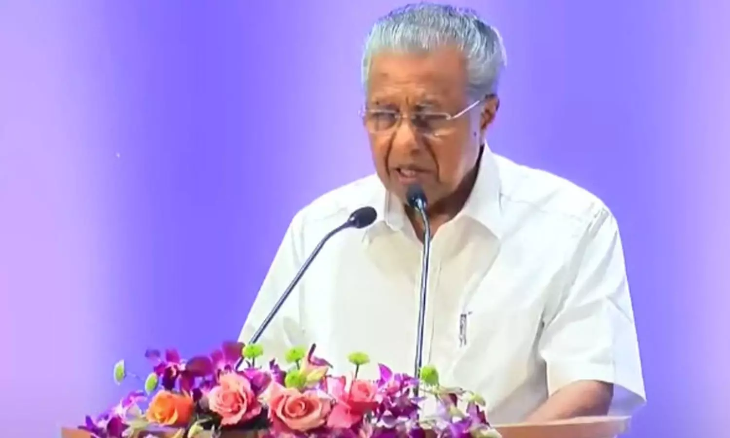 കേരള സമൂഹത്തെ അപകീർത്തിപ്പെടുത്തുന്ന ഒരു സിനിമയും പുരസ്കാരങ്ങൾക്ക് അർഹമല്ല സിനിമ കോൺക്ലേവിൽ മുഖ്യമന്ത്രി പിണറായി വിജയൻ