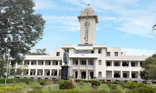 റൂമിന്റെ താക്കോൽ മോഷ്ടിച്ചുവെന്ന് സിൻഡിക്കേറ്റ് അംഗങ്ങളുടെ ആരോപണം; കേരള സർവകലാശാലയിൽ പരസ്പരം തമ്മിലടിച്ച് സിൻഡിക്കേറ്റും വിസിയും